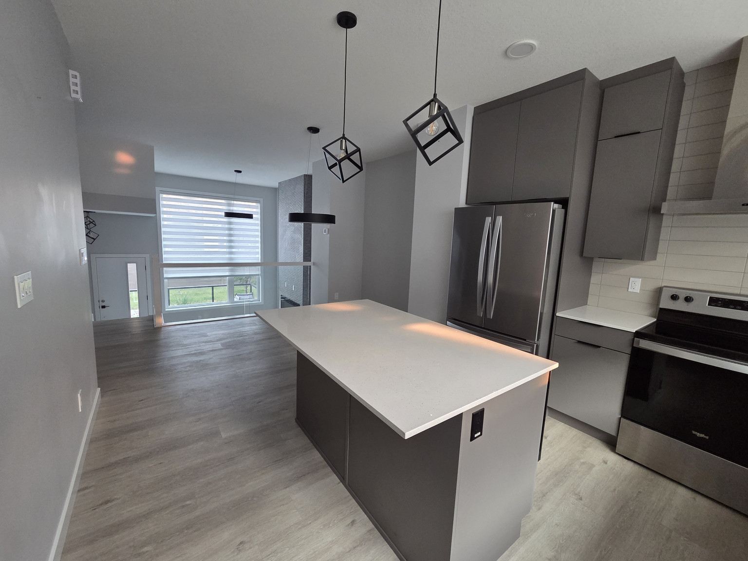 46, 1729 Keene Crescent  - Photo 2