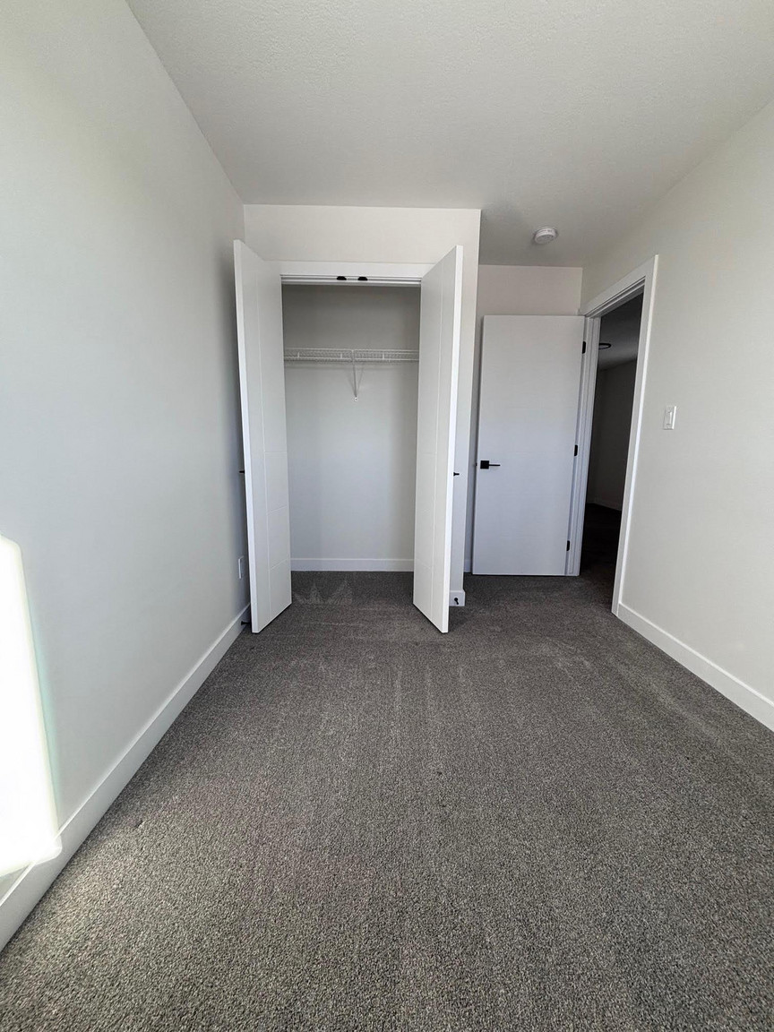 12468 47 St NW, Edmonton, AB T5W 5E5 - Photo 6