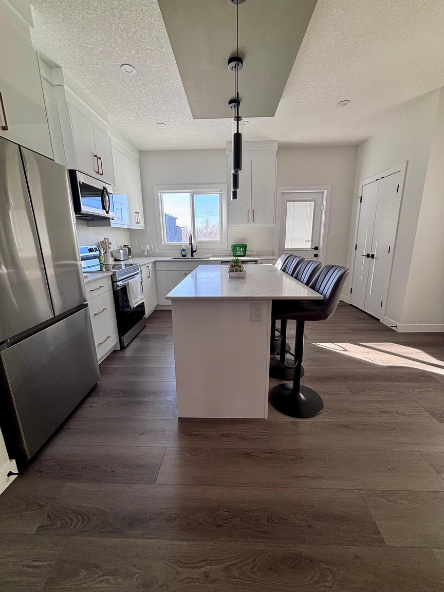 12468 47 St NW, Edmonton, AB T5W 5E5 - Photo 2