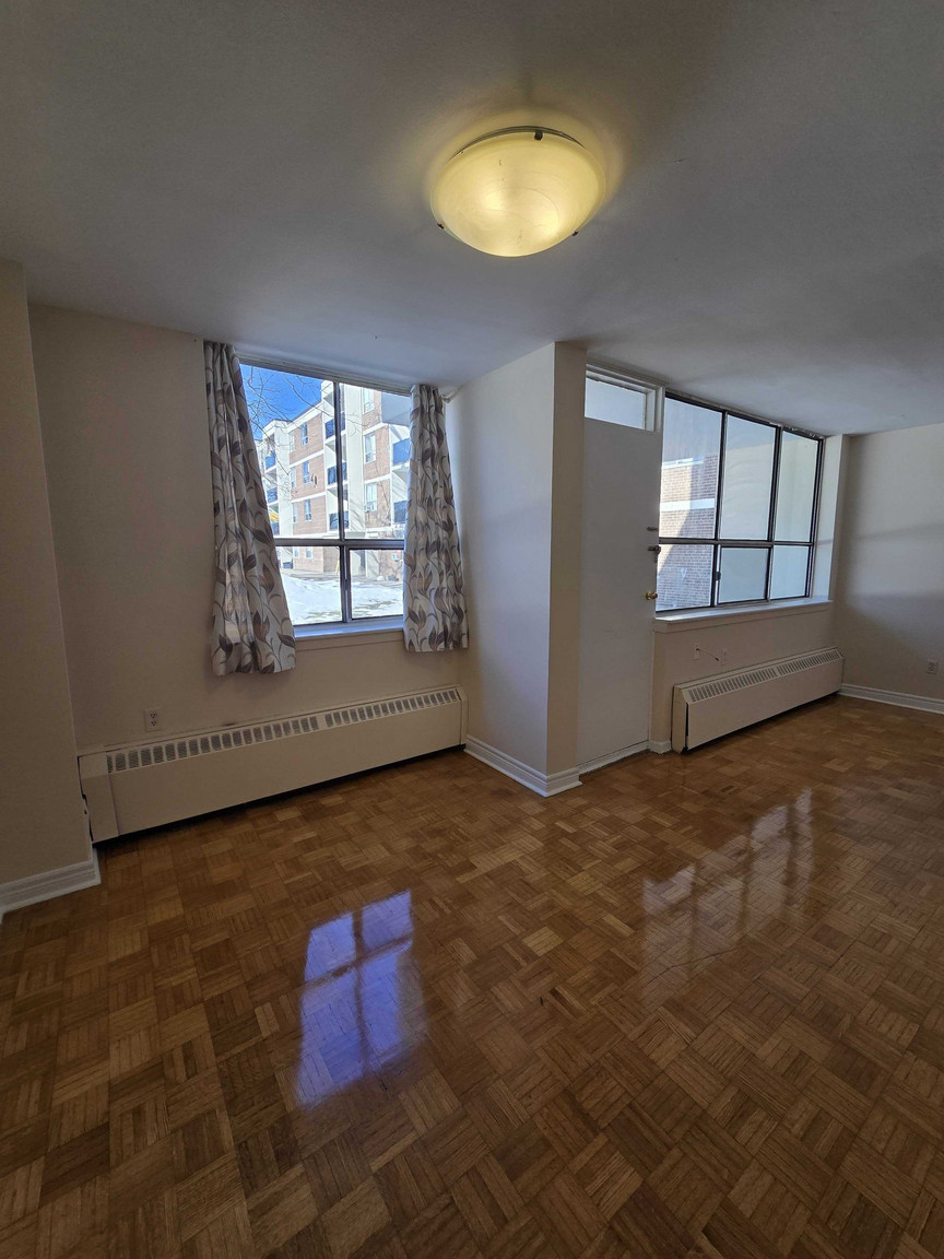 325 Bogert Avenue, North York, Ontario, Canada, M2N 1L8 - Photo 2