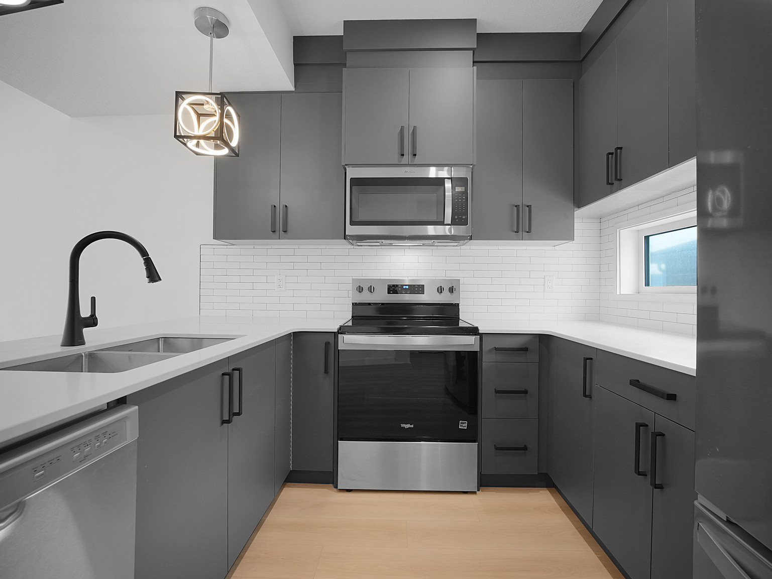 12145 101 Street Northwest, Edmonton, Alberta, Canada, T5G 2C2 - Photo 2