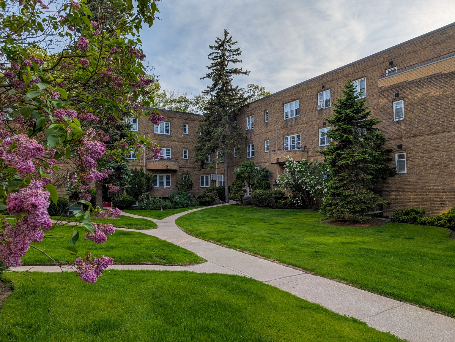 Bloor Street Apartments - 2559 Bloor Street West - Photo 22