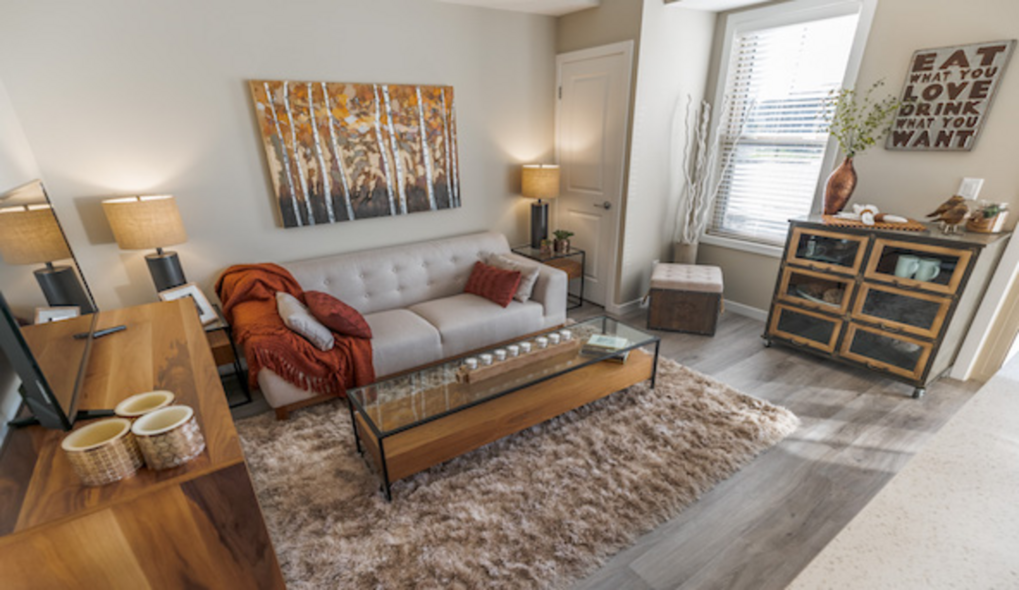 Parliament Rentals - Photo 5