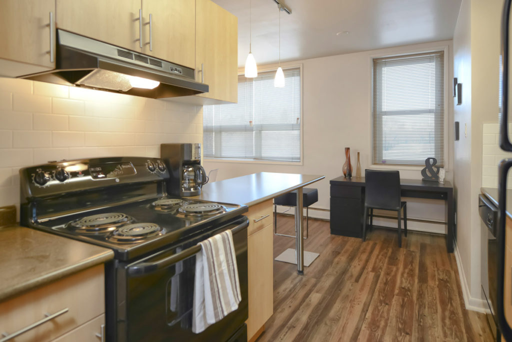Essex House - Photo 10