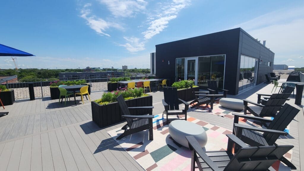 Tudor Apartments - Photo 6