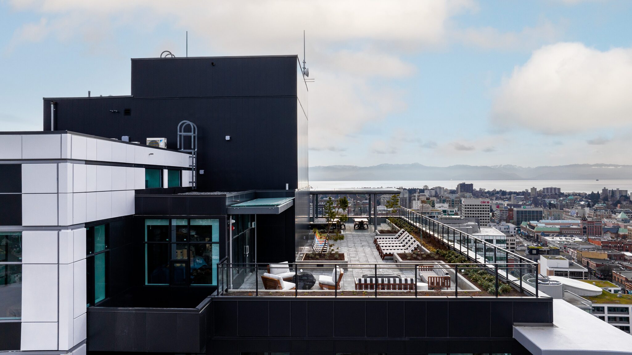 Hudson House - Photo 5