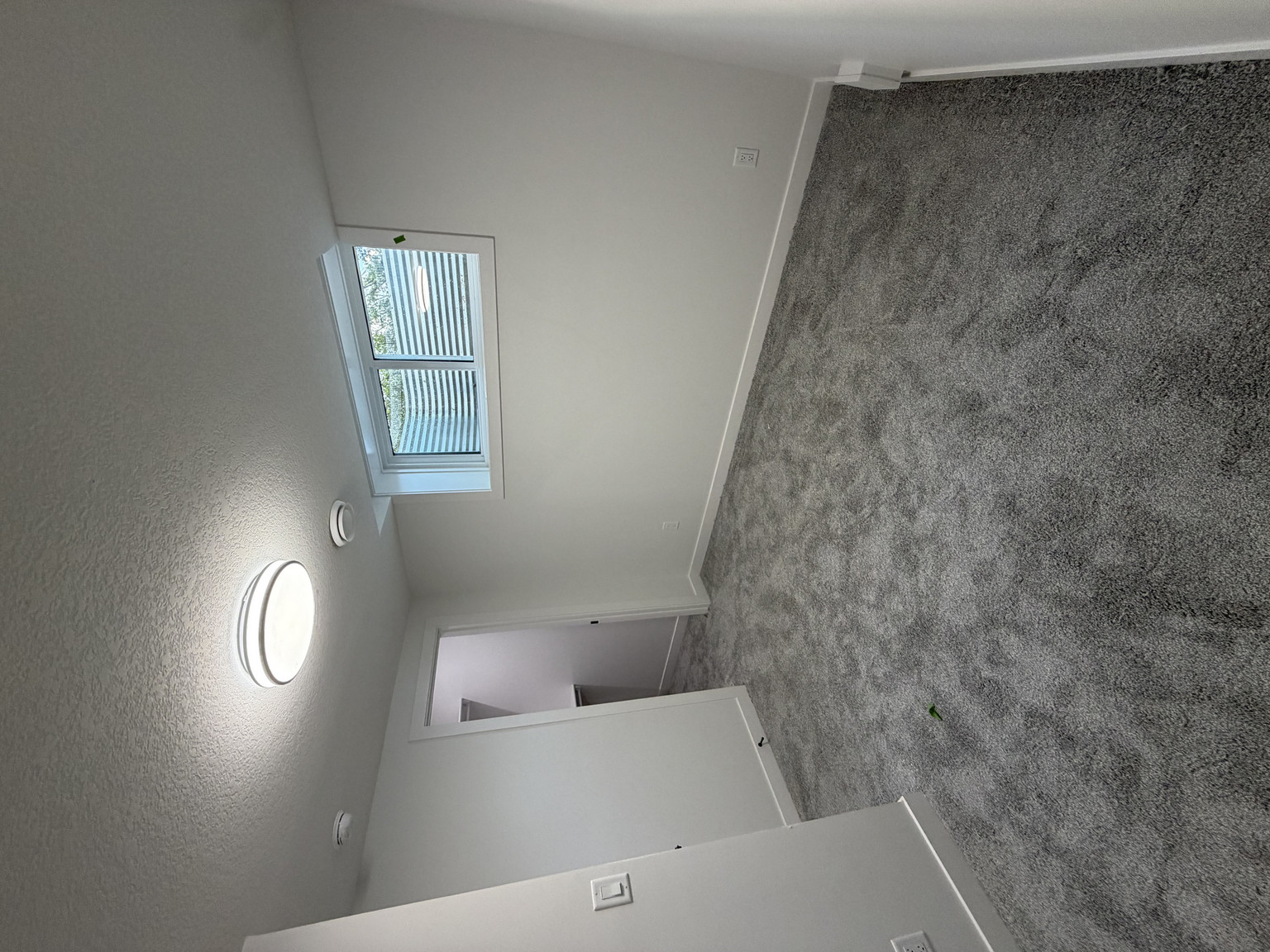 Strathern - Photo 2