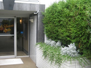 LA SHERRIE APTS - Photo 10