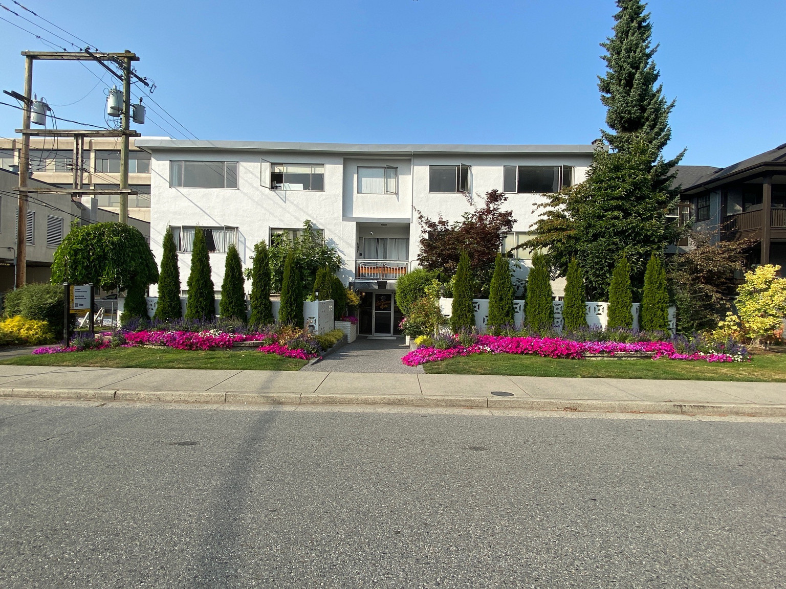 LA SHERRIE APTS