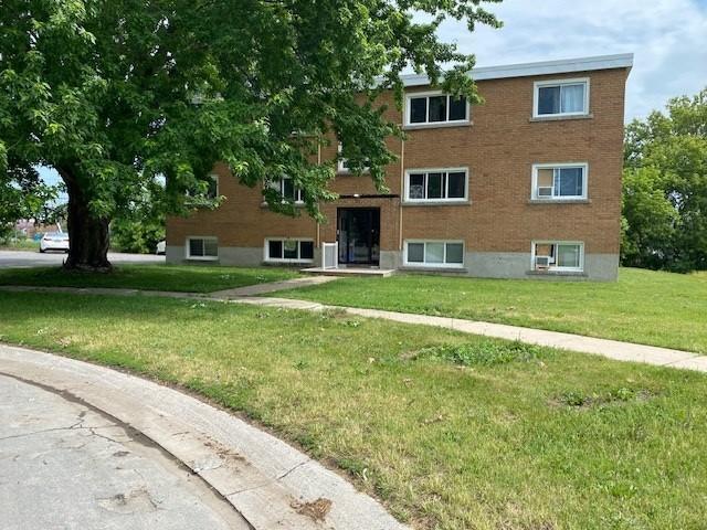 23 Theresa Crescent - Unit 9 - 2 bed, 1 bath