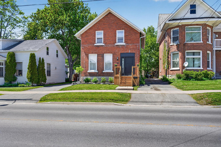 55 Bridge Street West - 3 bed, 1.5 bath
