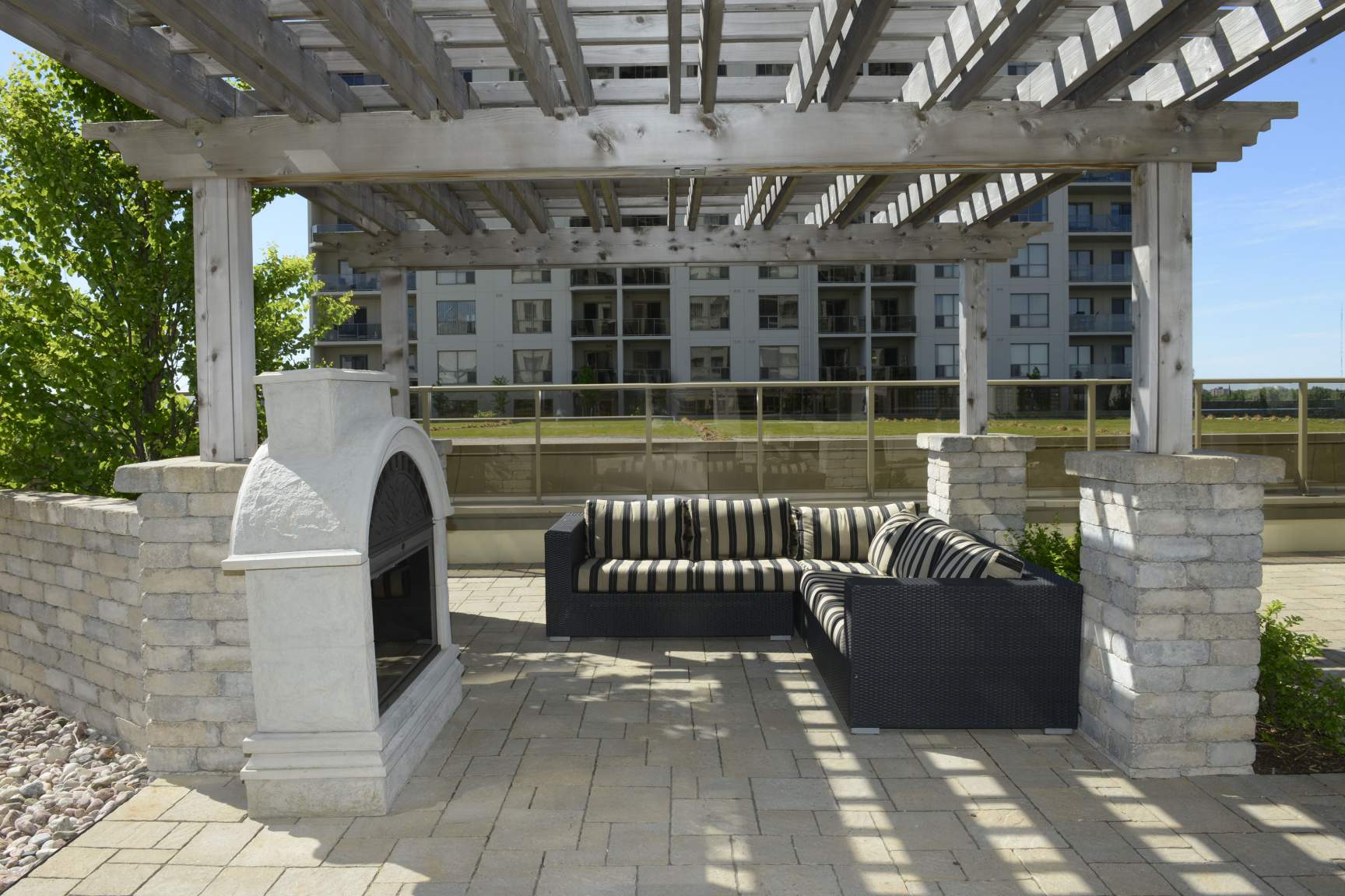 The Renaissance - Photo 11