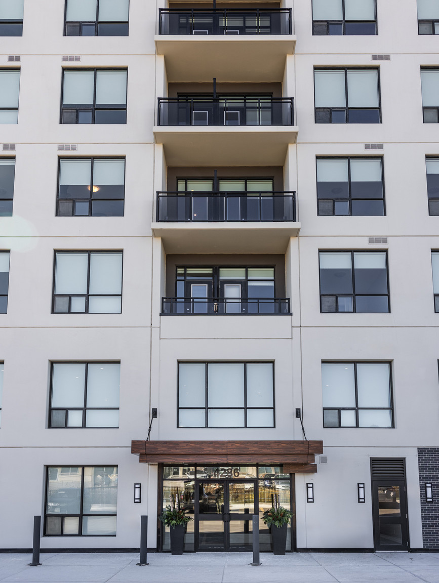 Deer Ridge Point Deer Ridge Point - 4286 King Street East, Kitchener, ON