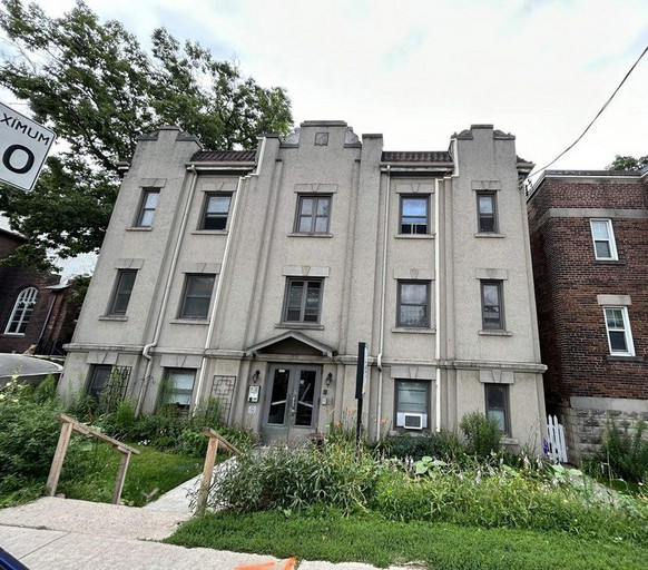 2405 Queen Street East