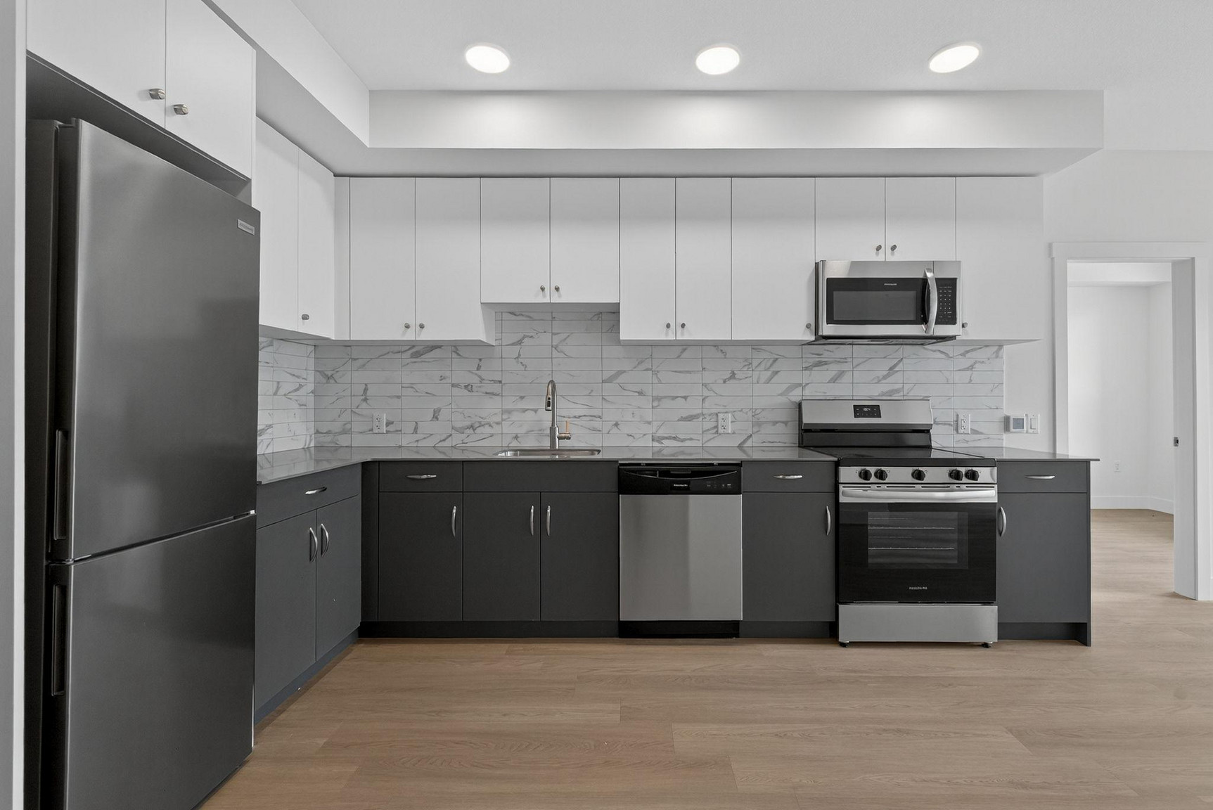 285 Dougall - Photo 5