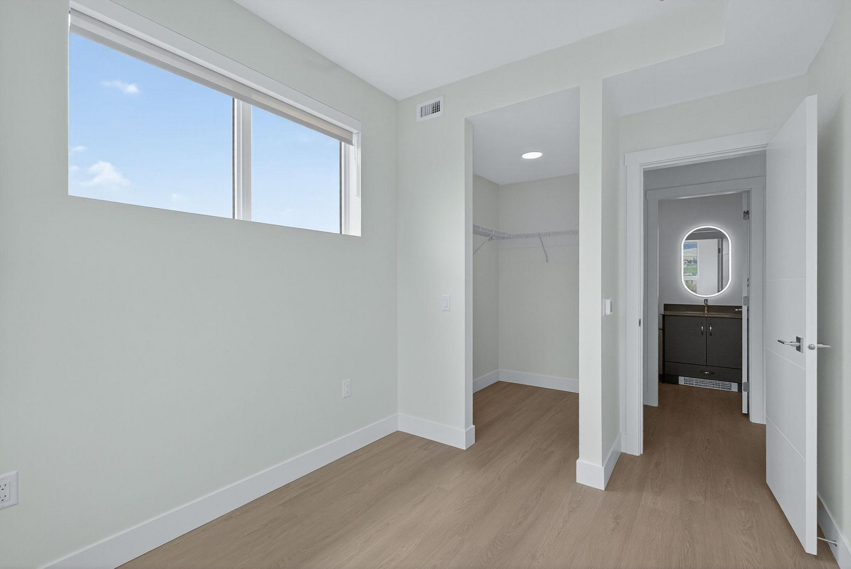 285 Dougall - Photo 8