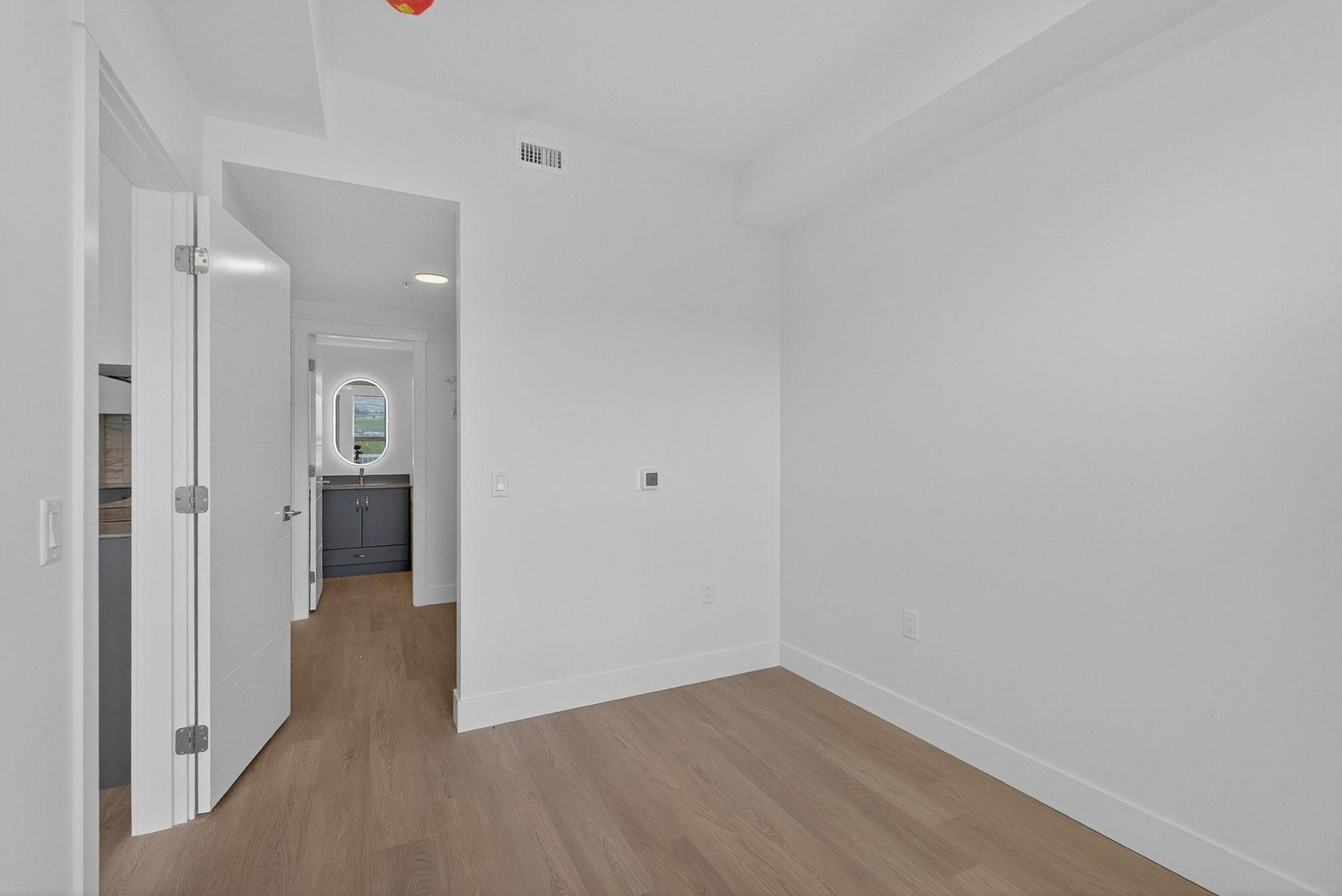 285 Dougall - Photo 11