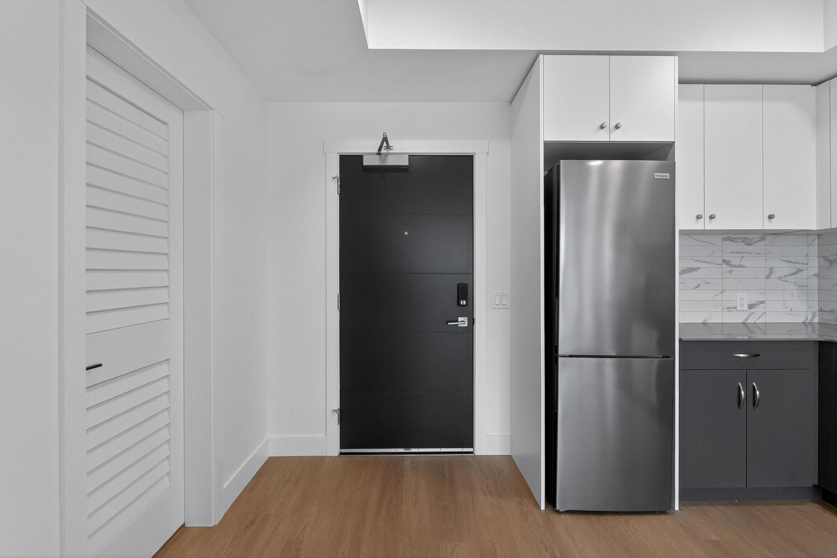 285 Dougall - Photo 3