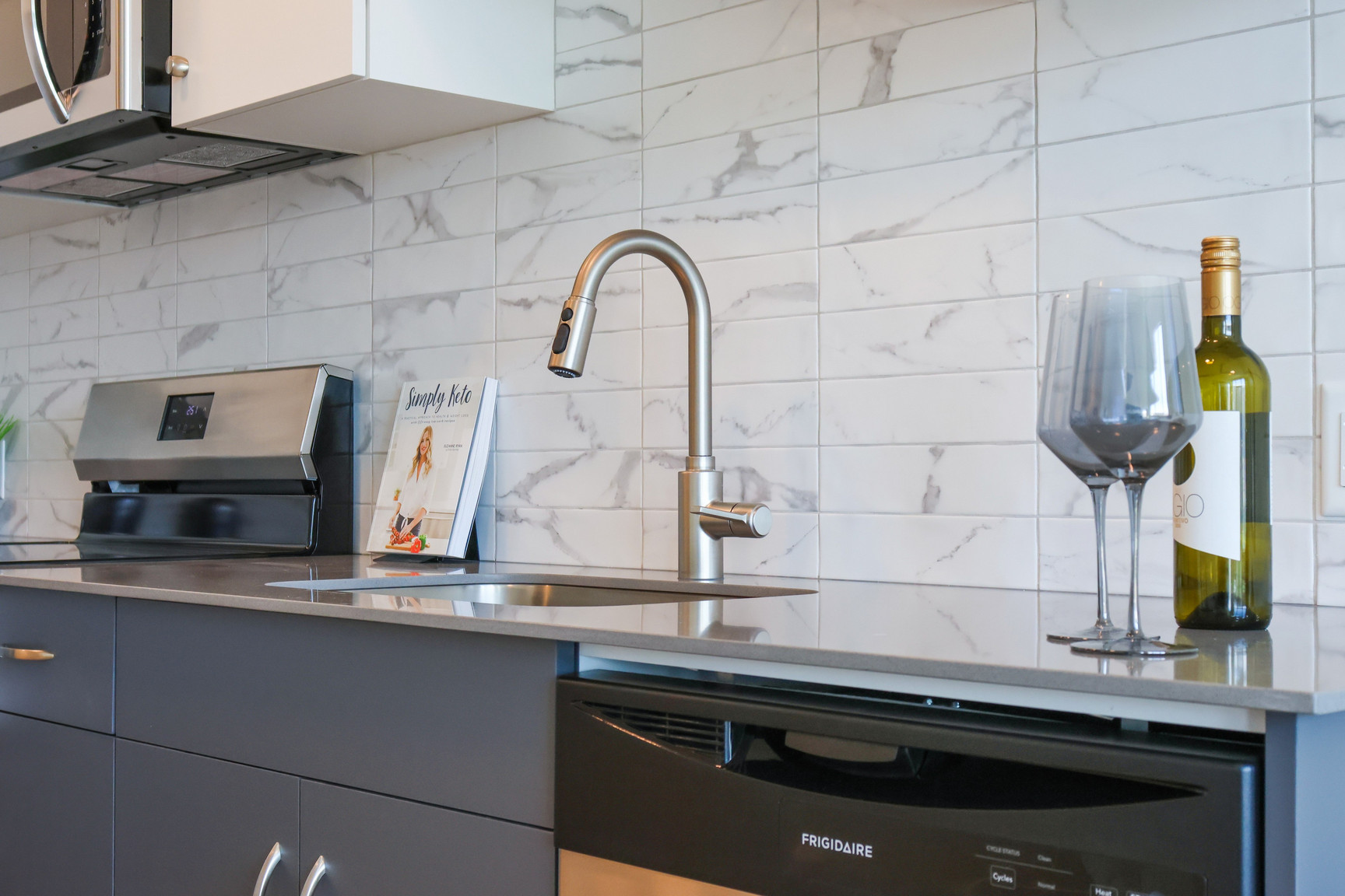285 Dougall - Photo 4