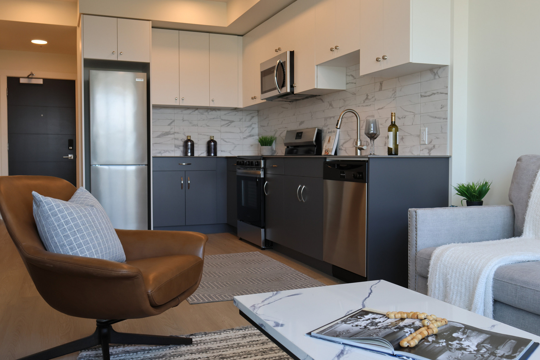 285 Dougall - Photo 2