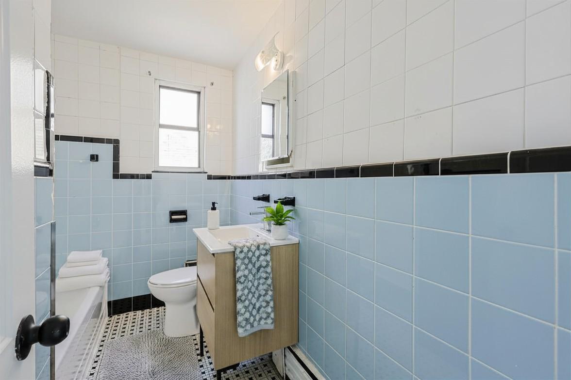 2204 Dufferin Street - Photo 12
