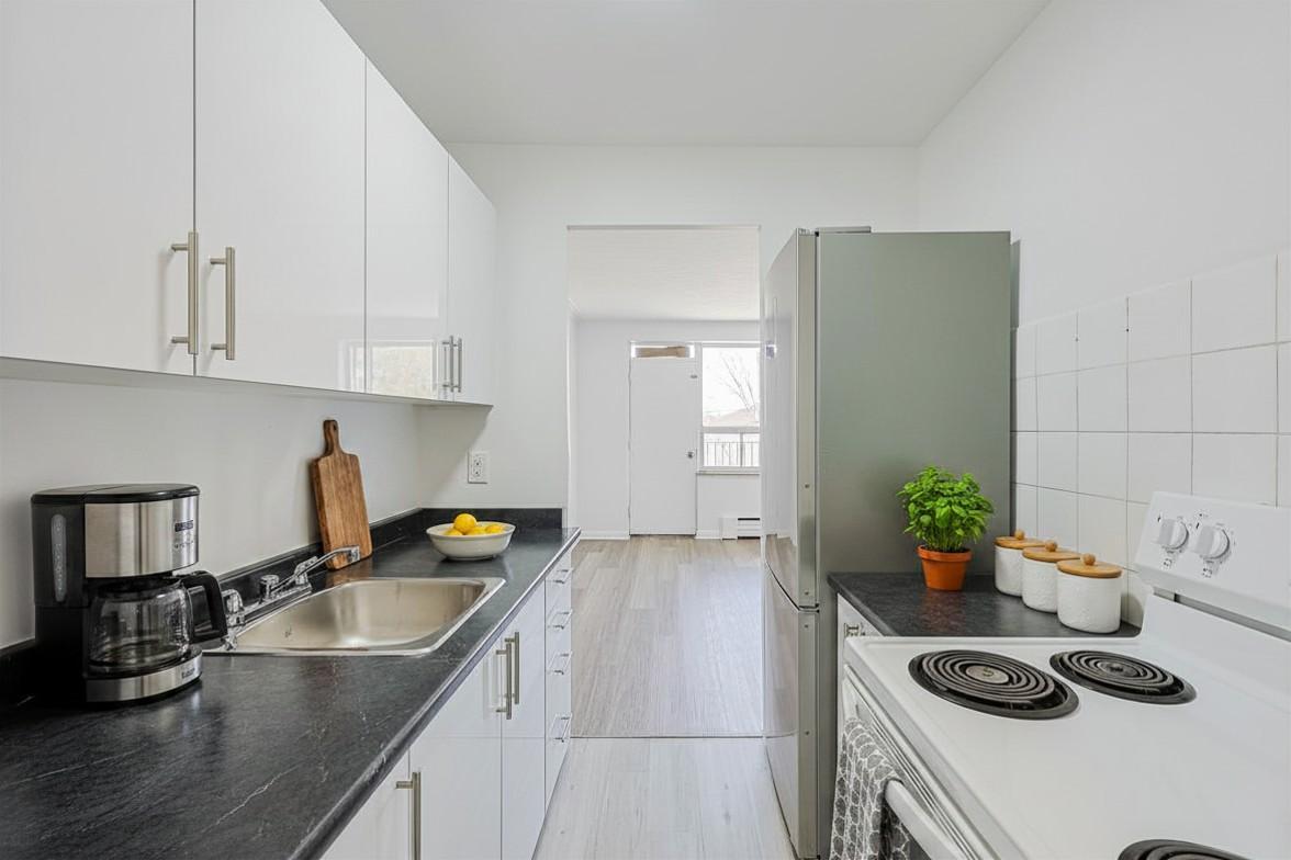 2204 Dufferin Street - Photo 11