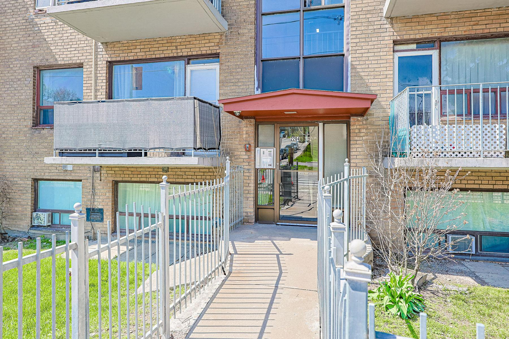 2204 Dufferin Street - Photo 39