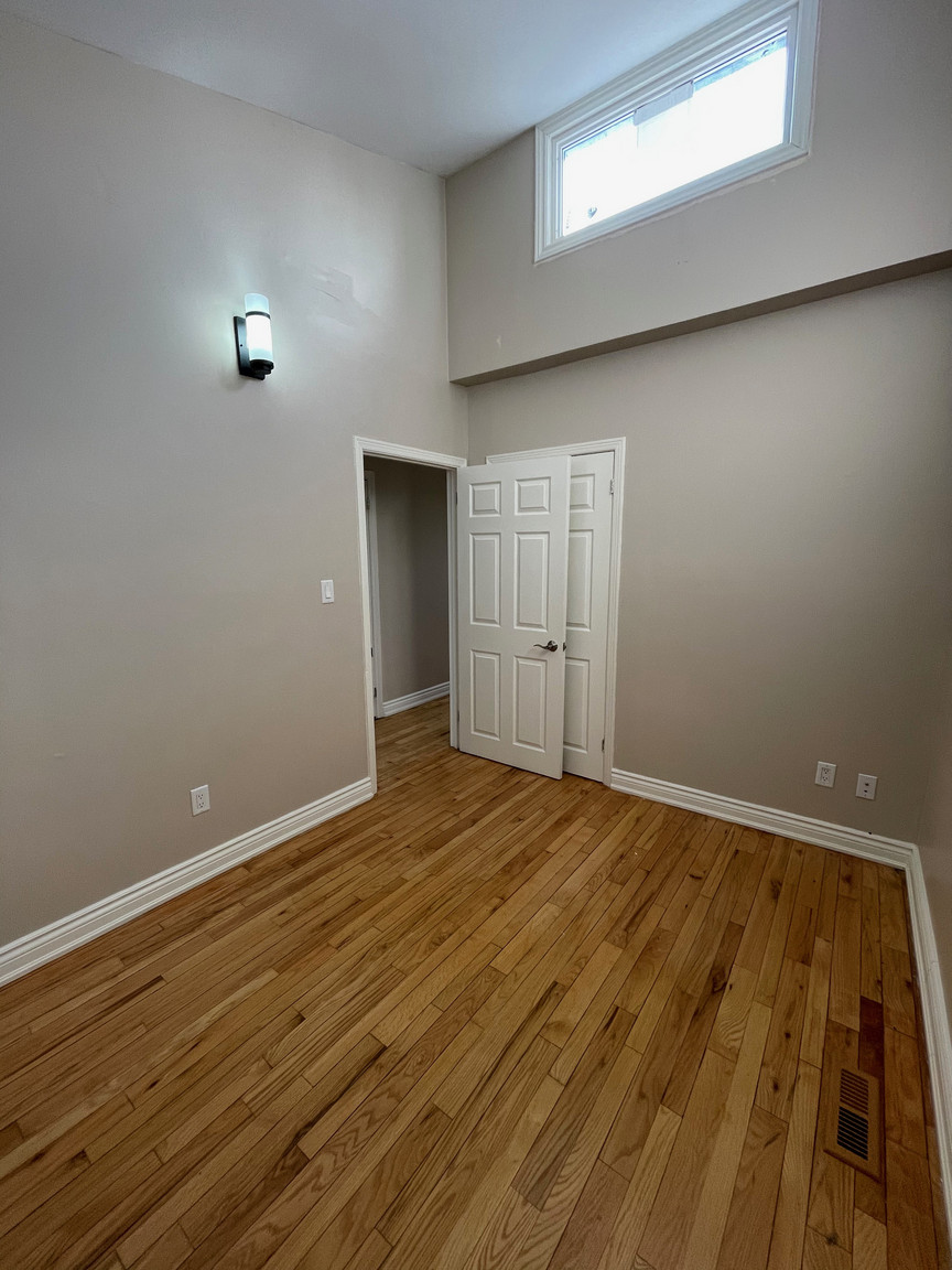 1739 Eglinton Avenue West - Photo 5