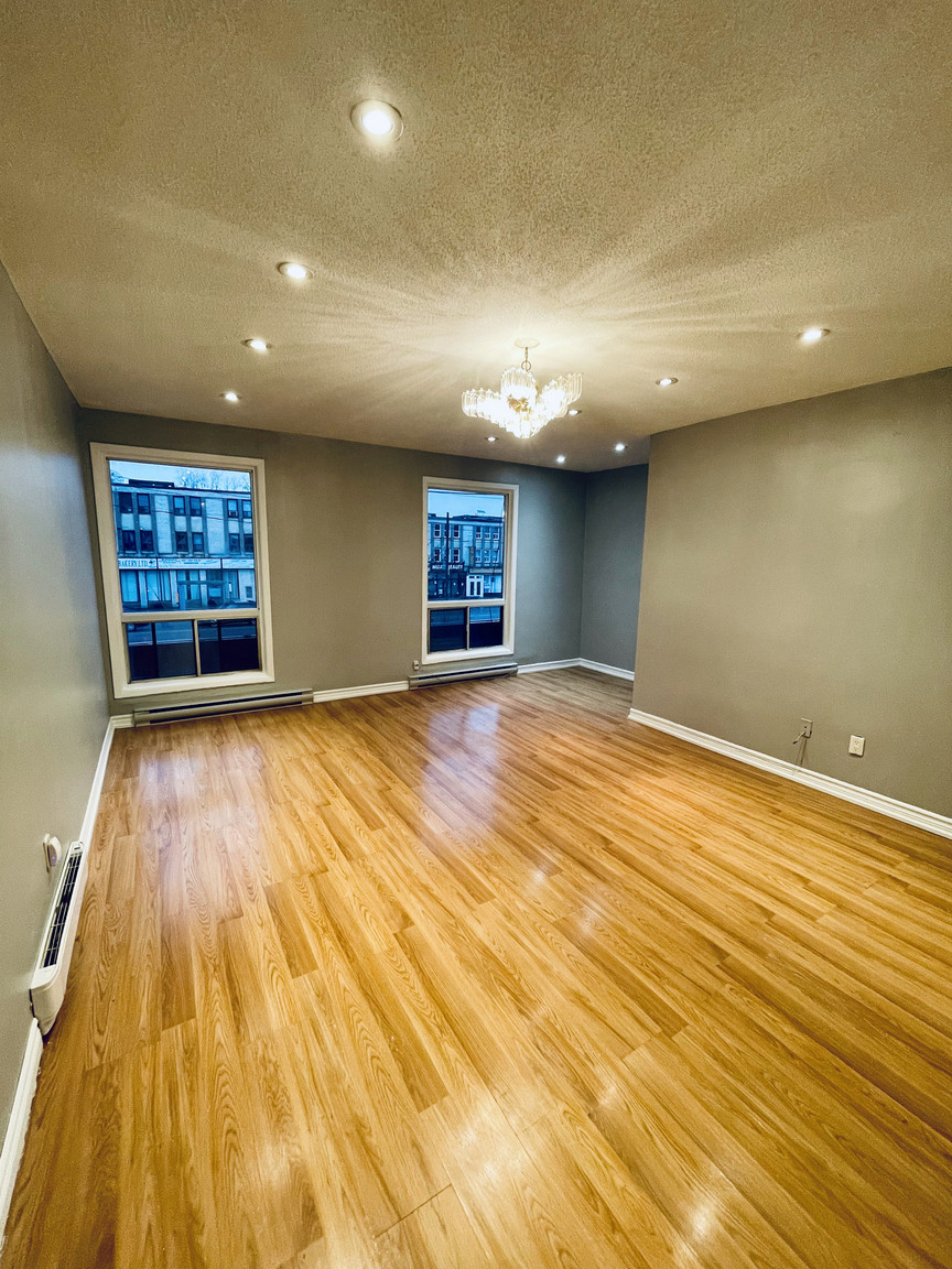 1739 Eglinton Avenue West - Photo 21