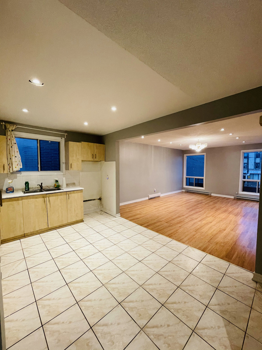 1739 Eglinton Avenue West - Photo 38