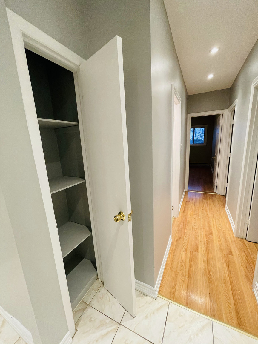 1739 Eglinton Avenue West - Photo 18