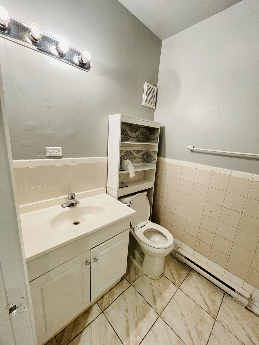 1739 Eglinton Avenue West - Photo 17