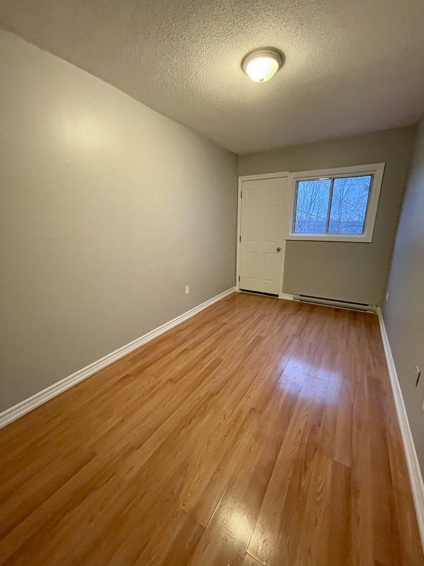 1739 Eglinton Avenue West - Photo 16
