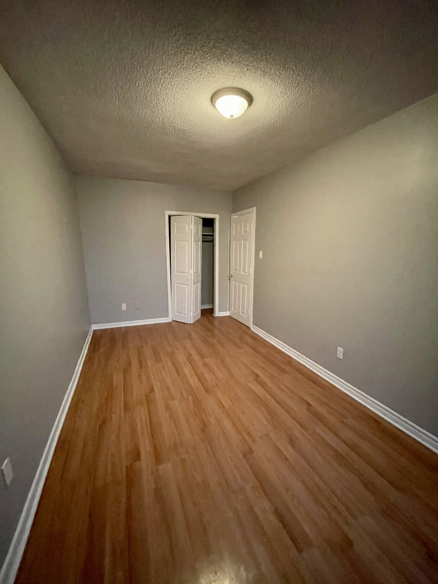 1739 Eglinton Avenue West - Photo 30