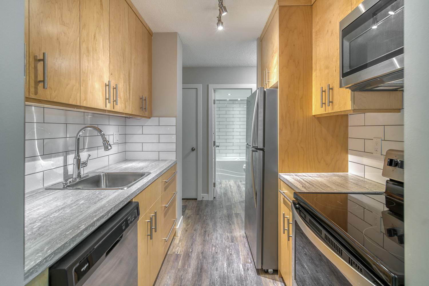 Granada Apartments - Photo 16