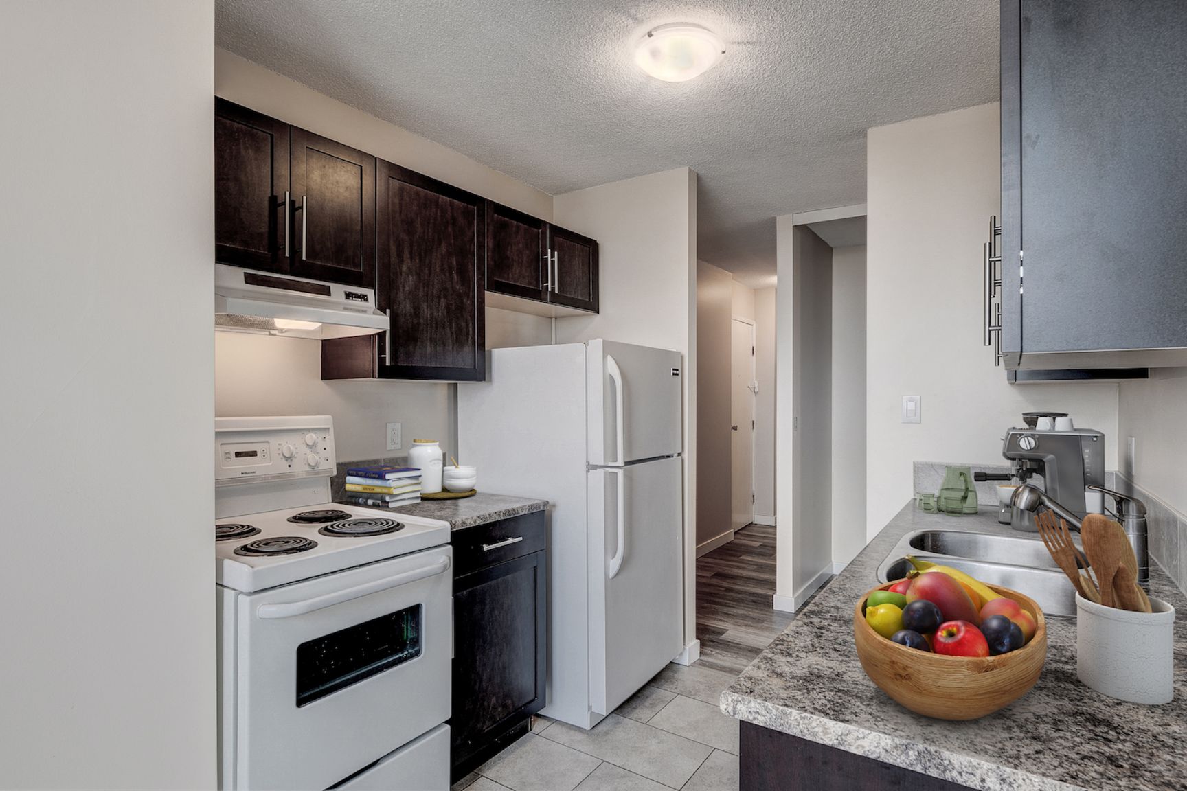 Lamplighter Apartments - Photo 4