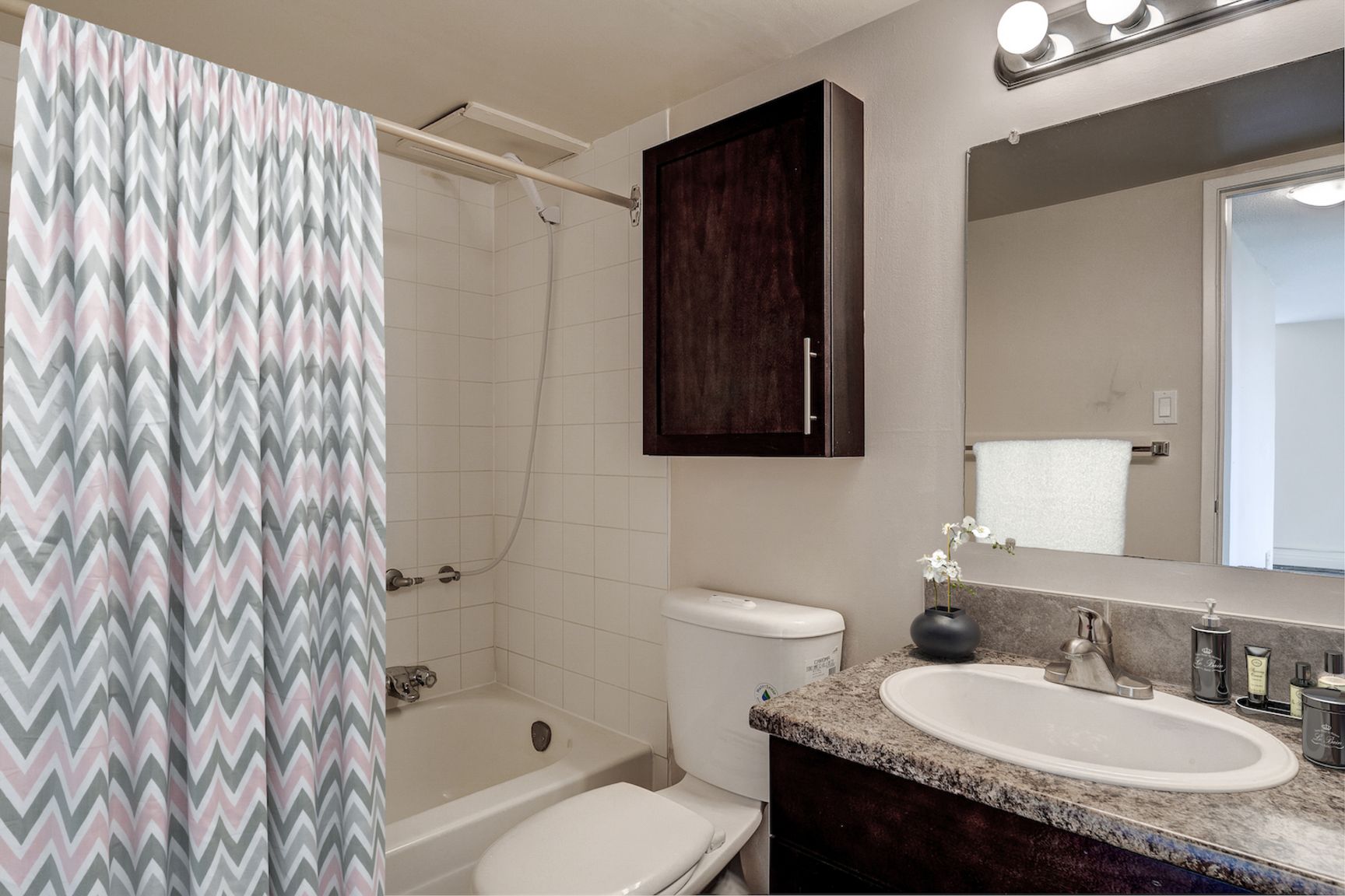 Lamplighter Apartments - Photo 8