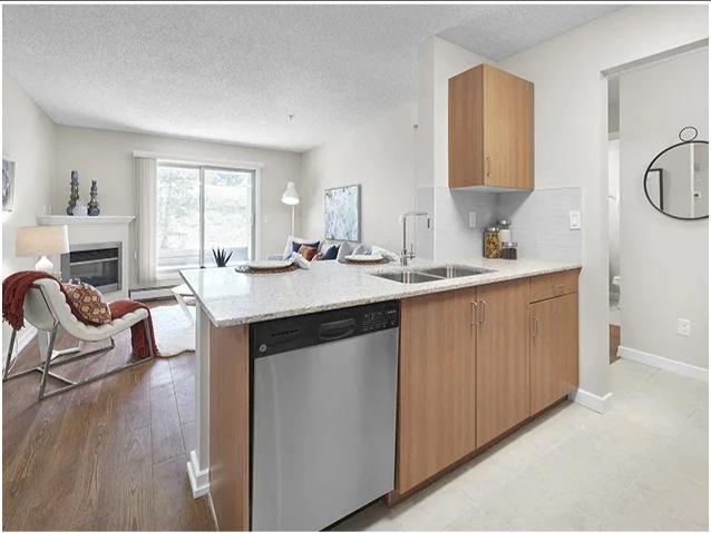 Tennyson Apartments - Photo 12