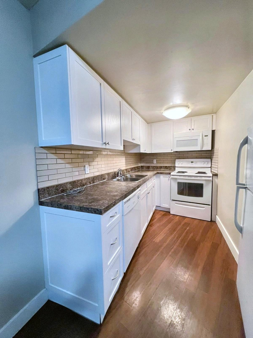 Heritage House Apartments - Photo 2