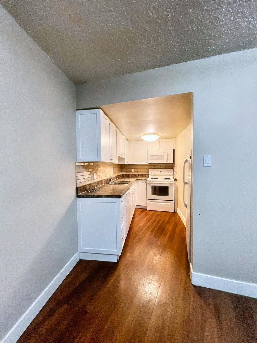 Heritage House Apartments - Photo 3