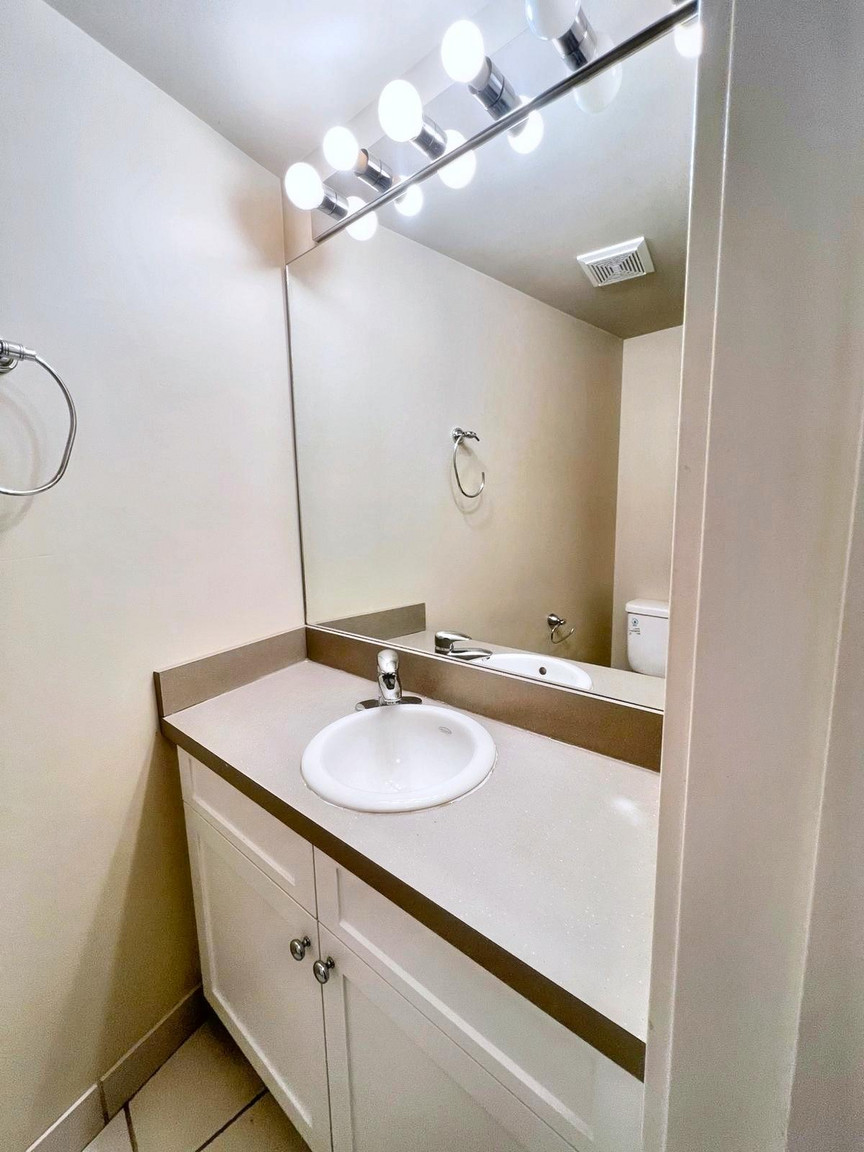 Heritage House Apartments - Photo 12