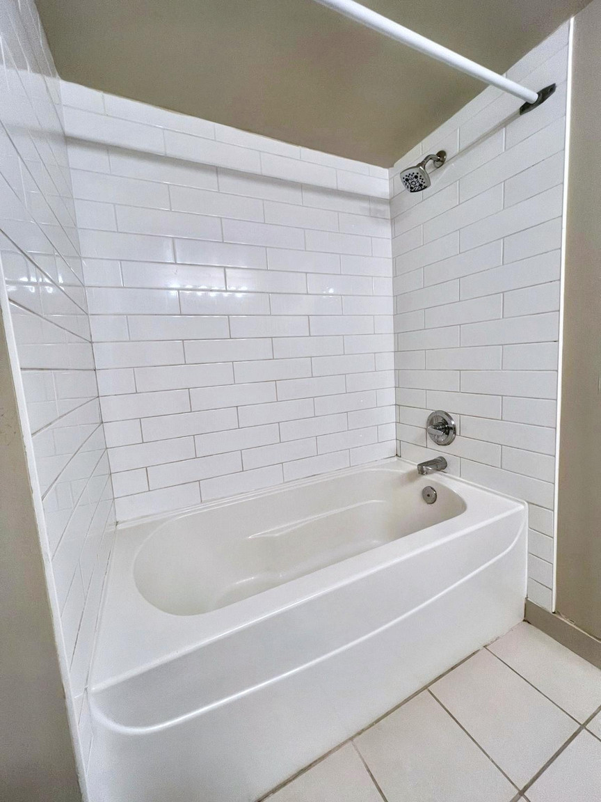 Heritage House Apartments - Photo 16