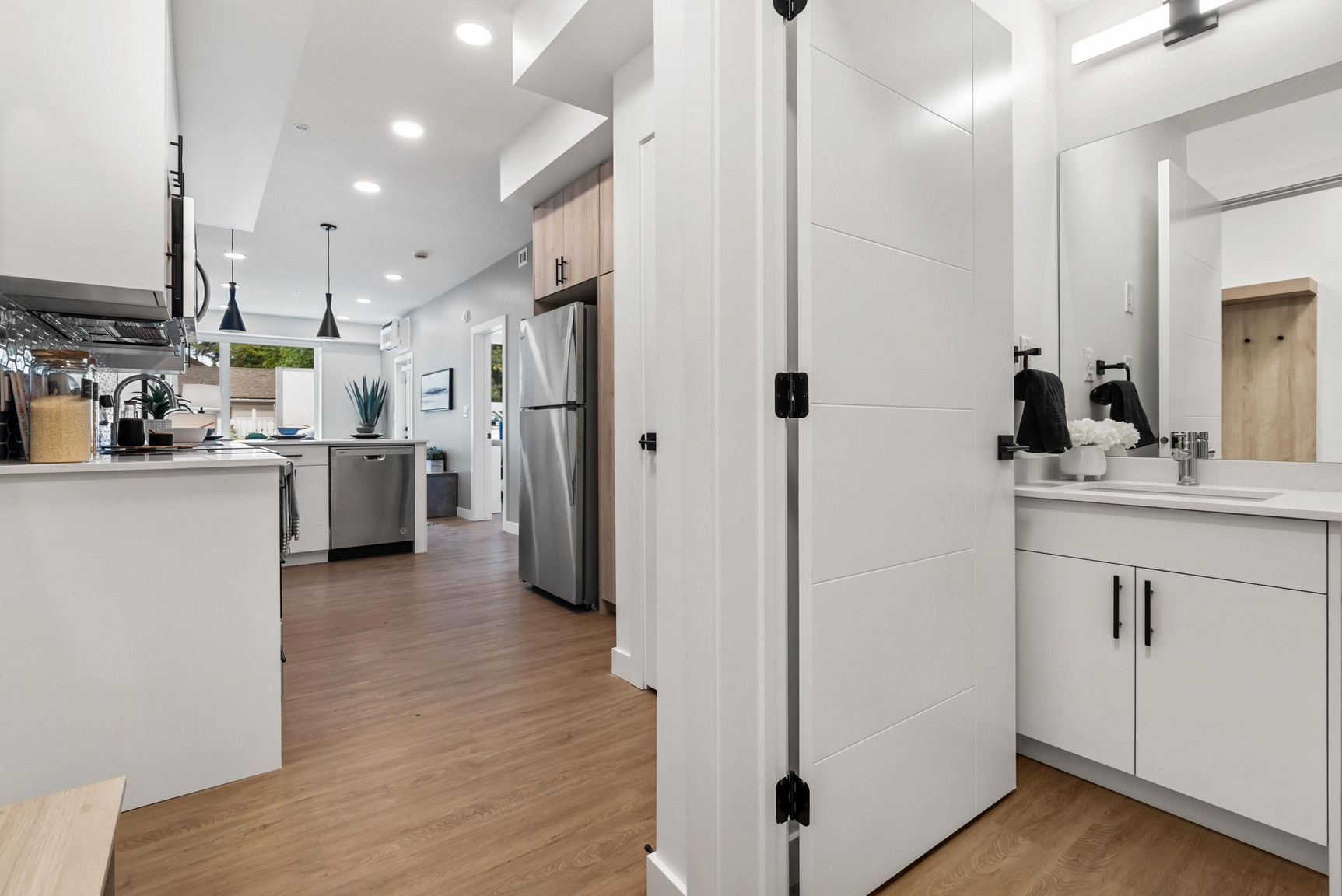 Bravo Apartments - Photo 10
