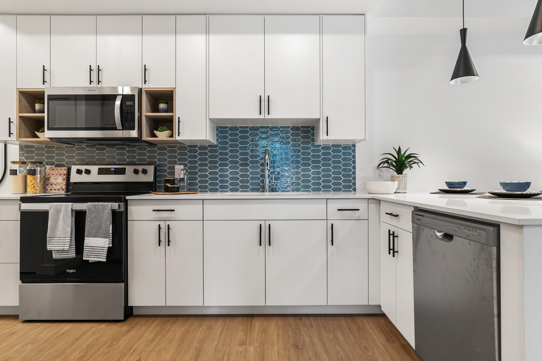 Bravo Apartments - Photo 7