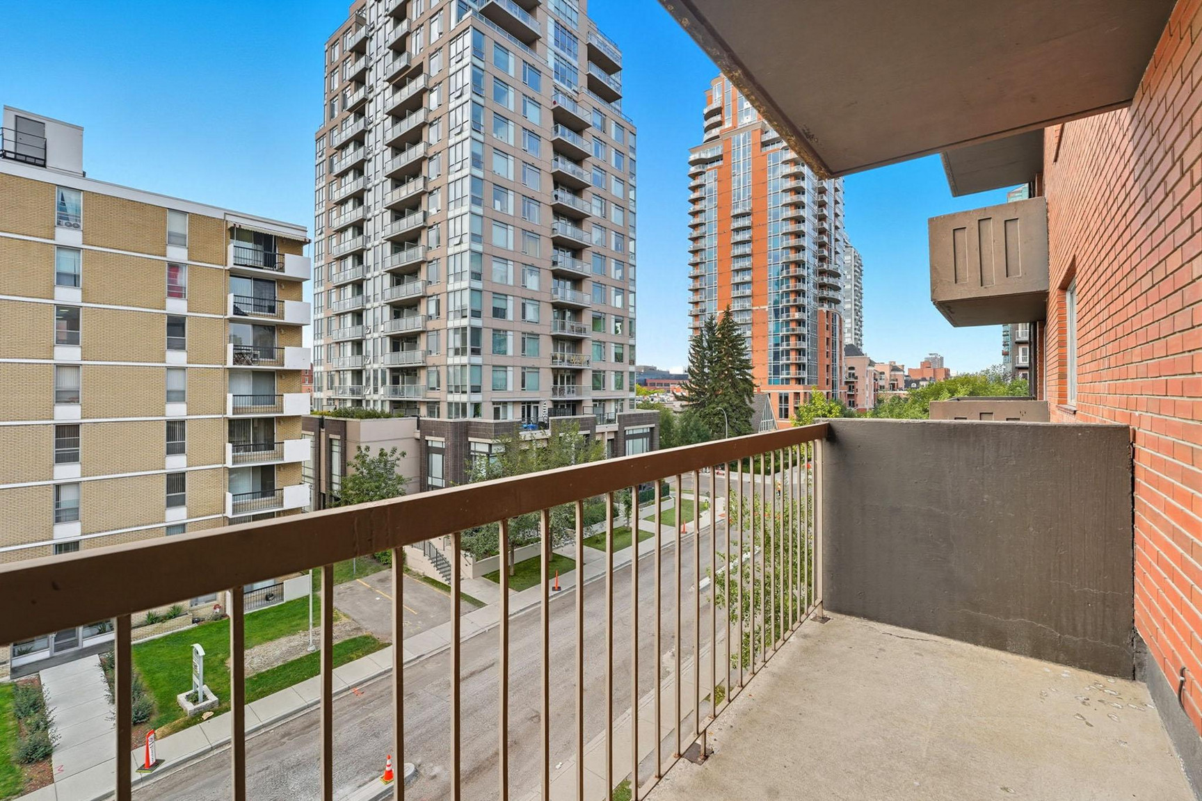 Westbury House Apartments - Photo 8