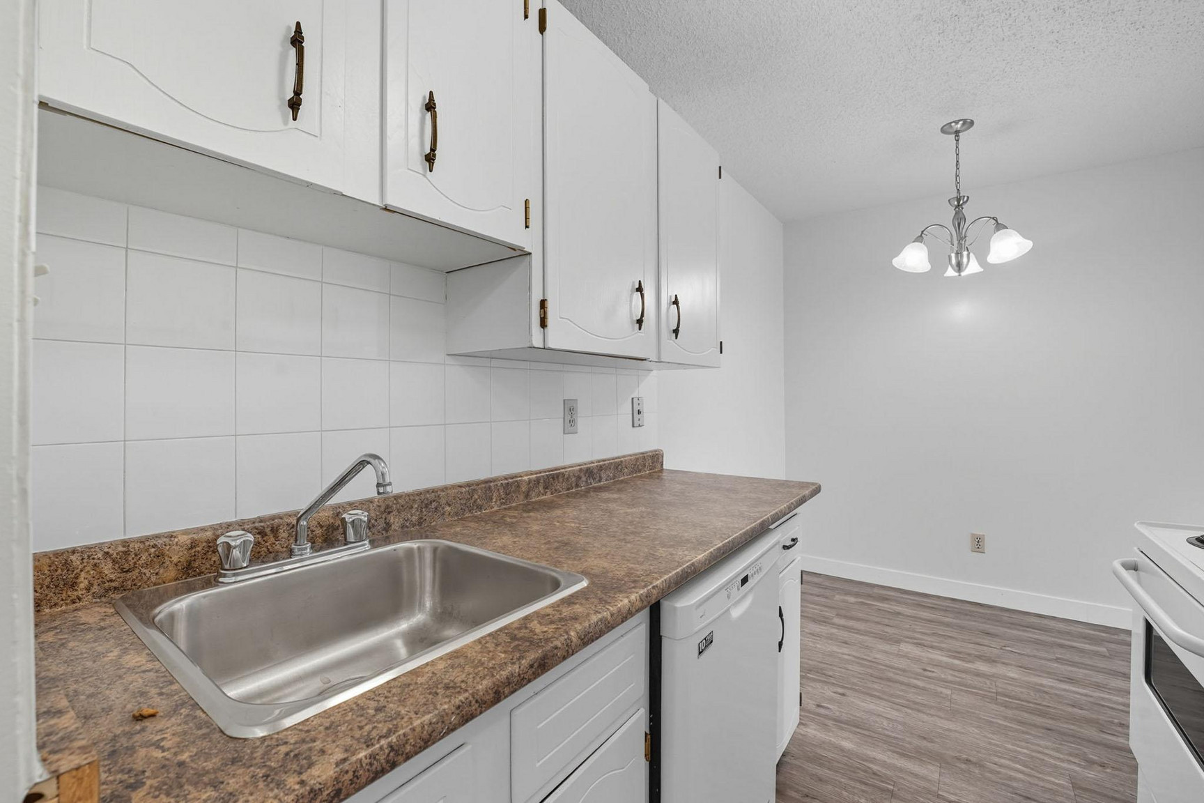 Westbury House Apartments - Photo 6