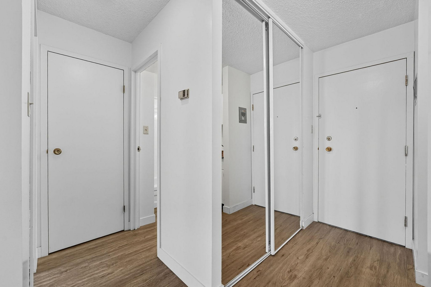 Westbury House Apartments - Photo 7