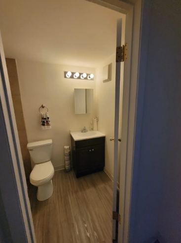 Richmond Manor Apartments - Photo 3