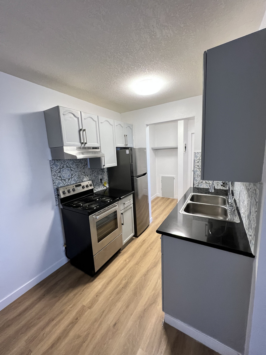 Richmond Manor Apartments - Photo 6
