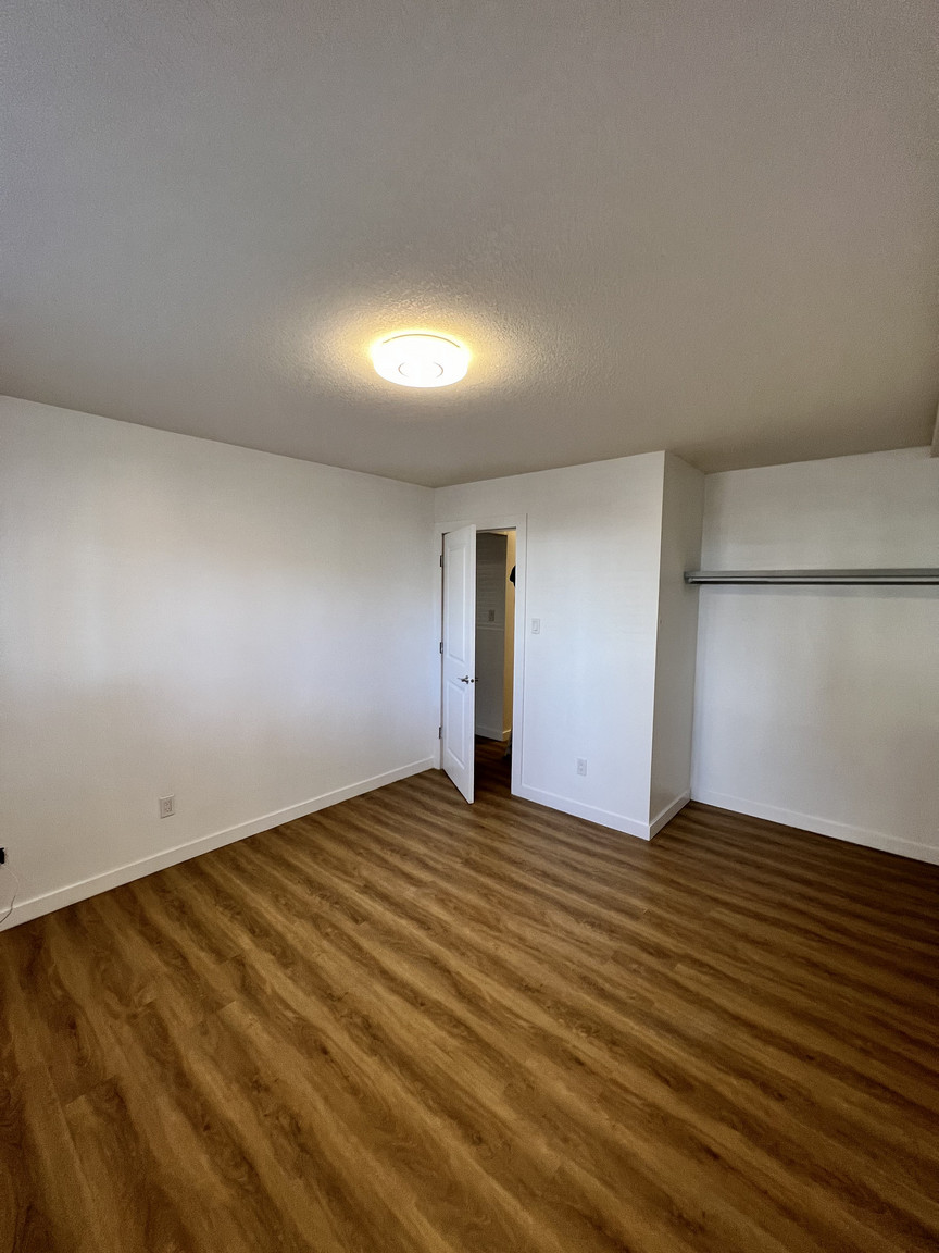 Richmond Manor Apartments - Photo 7